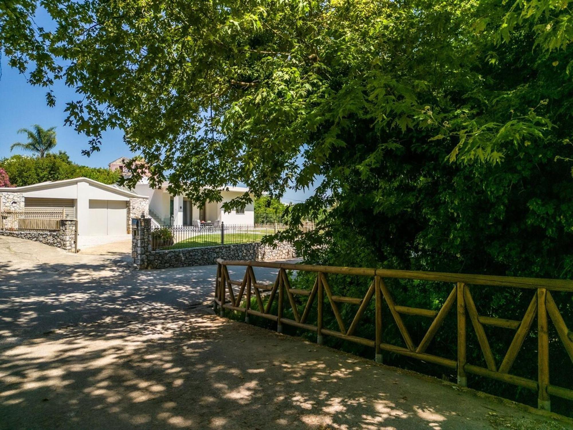 Villa Emily In Countryside Chrissi Akti Chania Exterior foto